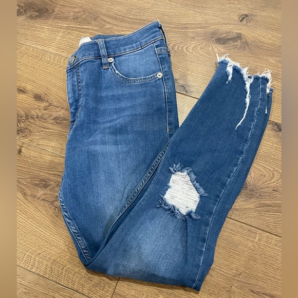 Free People Shark Bite Distressed Ripped Skinny Ankle Jeans Raw Hem 25” W 28” - Picture 3 of 10